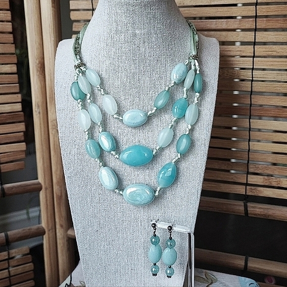 Aqua Light Blue Clear Oversized Bicone Lucite Plastic Beaded Vintage Necklace - Picture 5 of 7